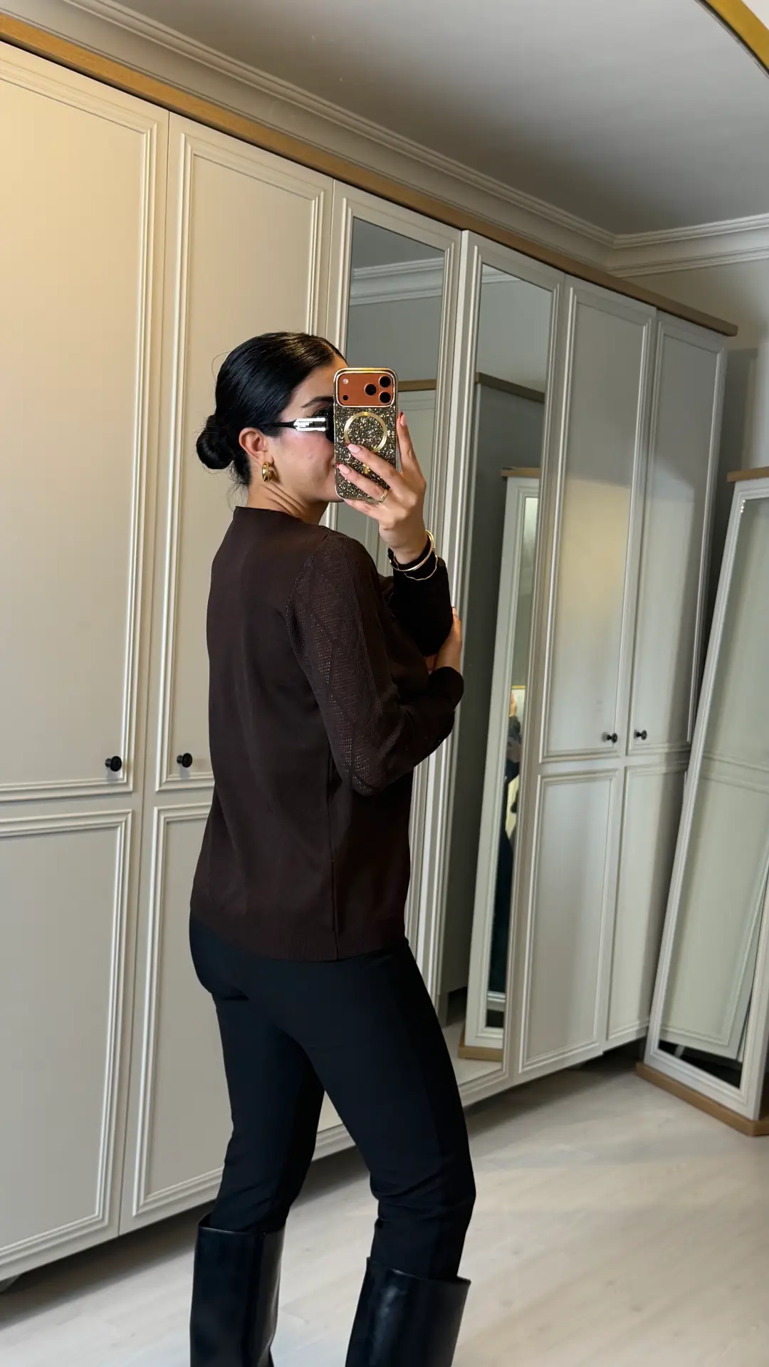 Daria Kahverengi Yakalı Kol Detaylı Bluz