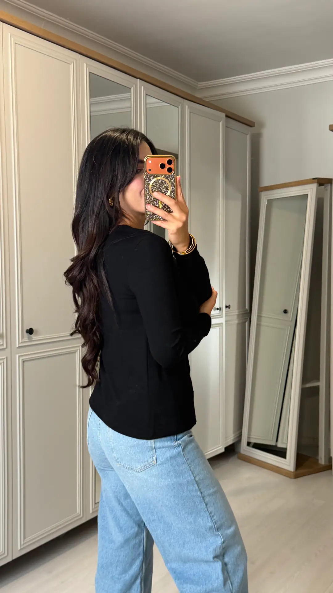 Mily Siyah Düğmeli Yumoş Hırka