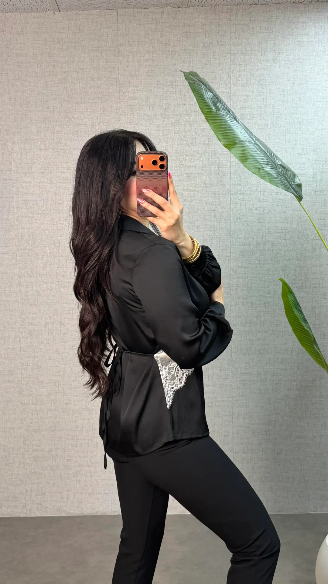 Nille Siyah Beli Dantelli Saten Gömlek