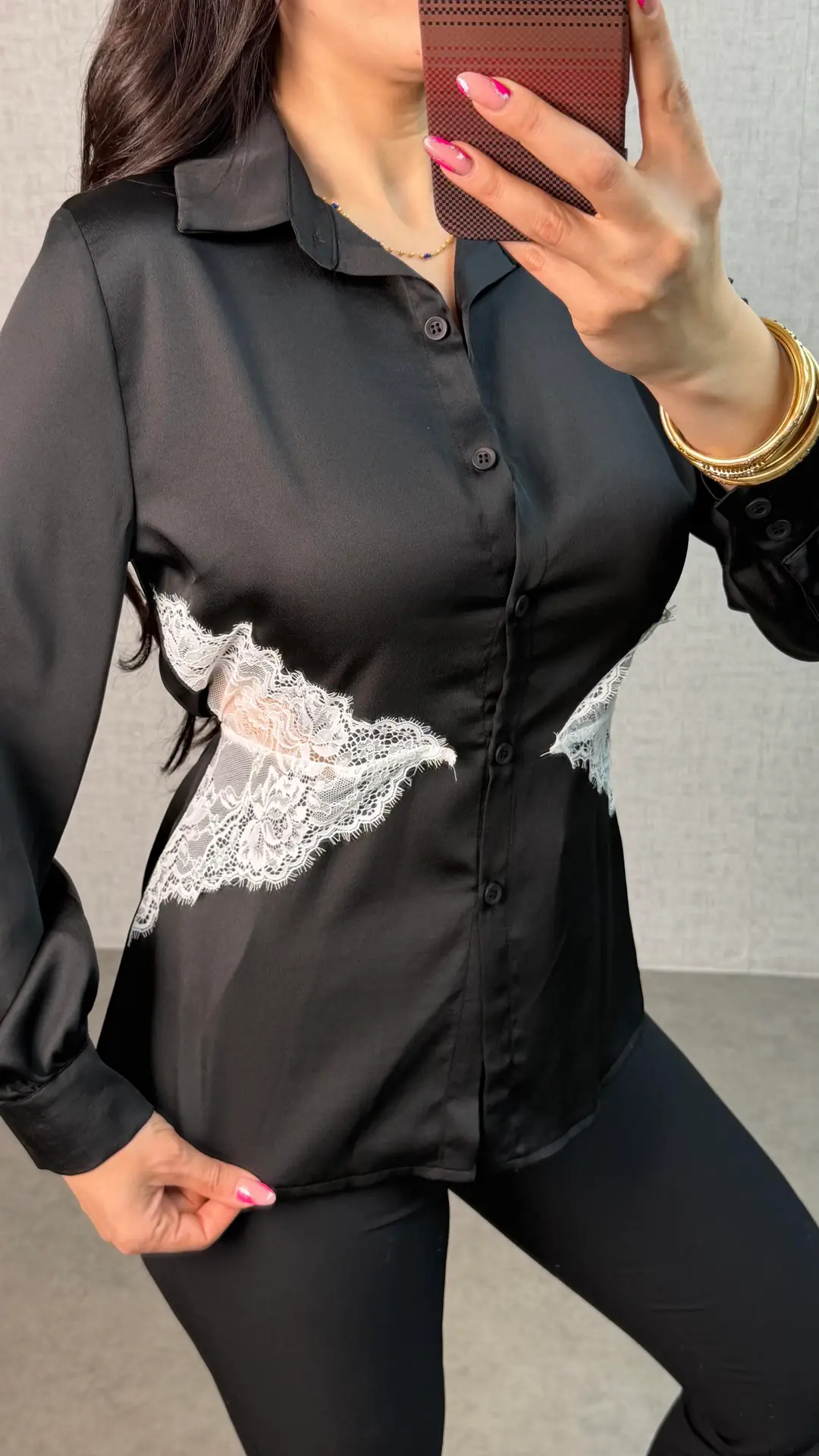 Nille Siyah Beli Dantelli Saten Gömlek