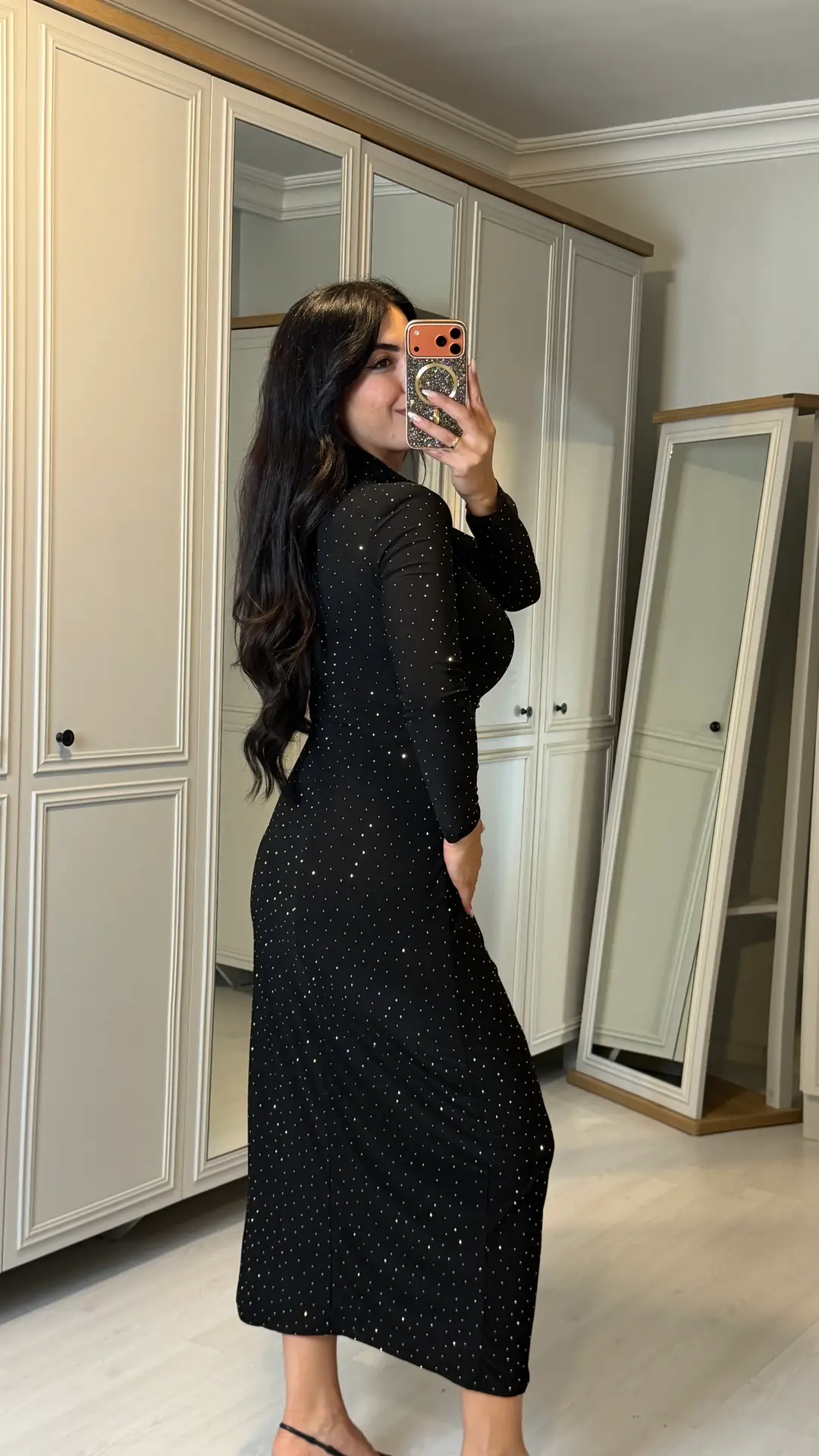 Lily Taşlı Vatkalı Düğme Detaylı Elbise