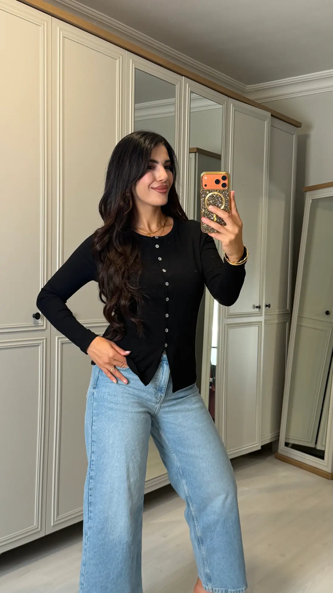 Mily Siyah Düğmeli Yumoş Hırka - Siyah