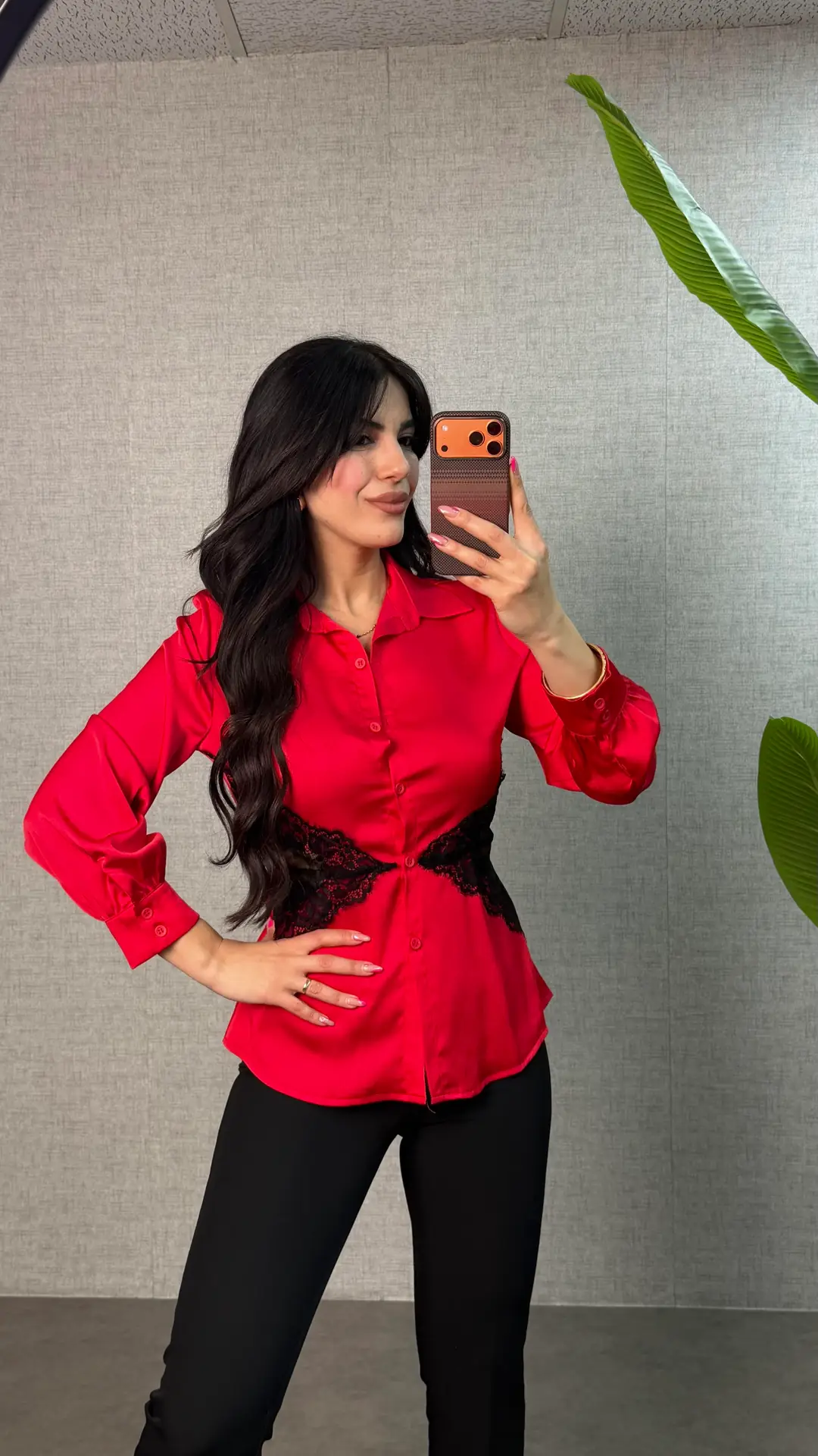 Nille Kırmızı Beli Dantelli Saten Gömlek